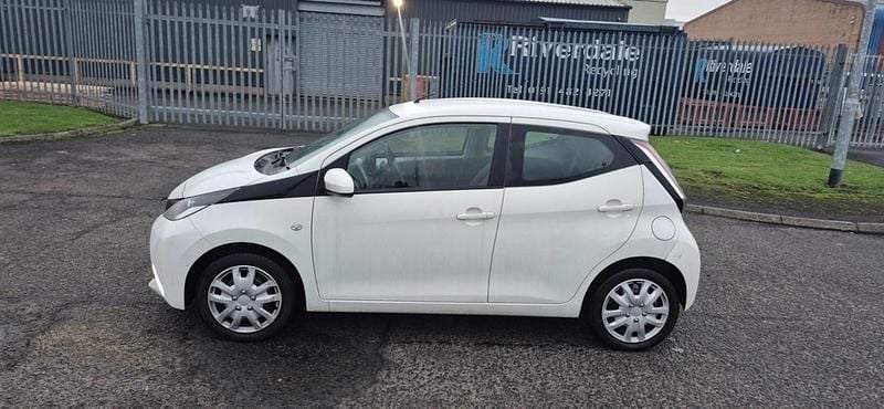 Used Toyota Aygo X-play 2016 White Hatchback