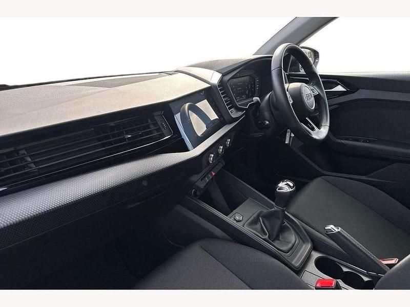 Used Audi A1 Design 95 HP (69 kW) 2023 Black SUV