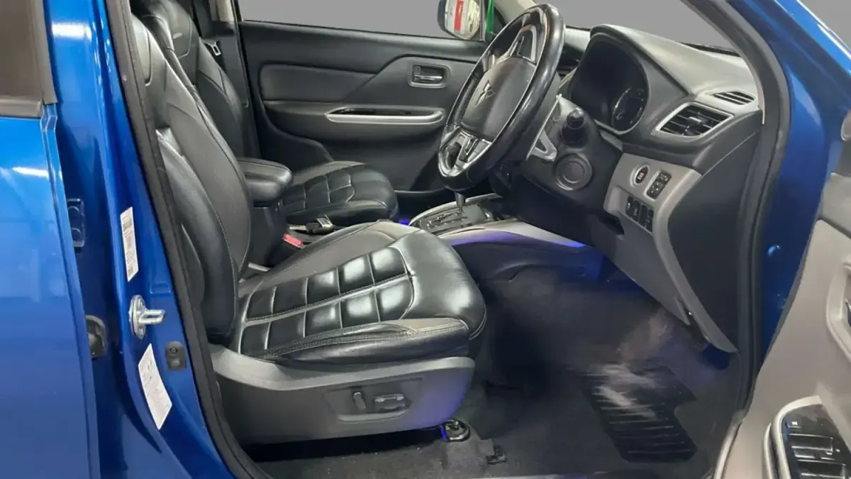 Usado Mitsubishi L200 181 HP (133 kW) 2018 Azul Pickup