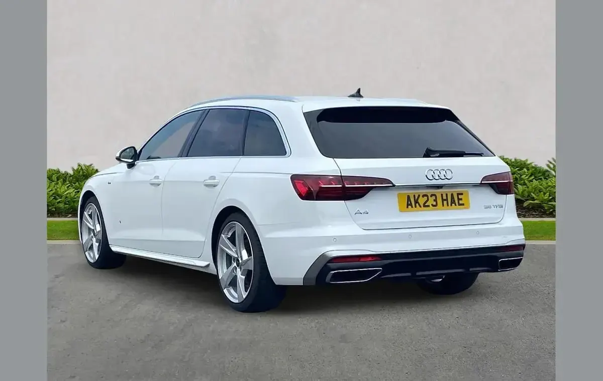Used Audi A4 S-Line 150 HP (110 kW) 2023 White Estate