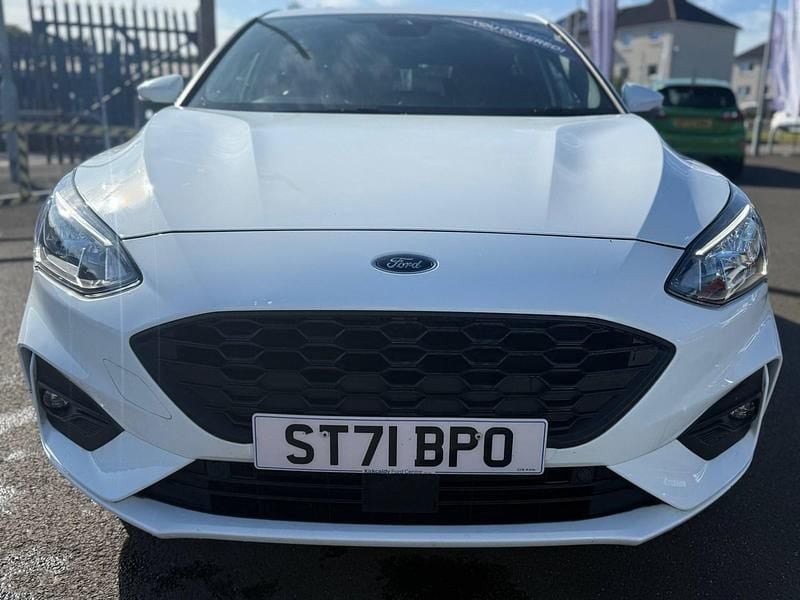 Used Ford Focus ST-Line 155 HP (114 kW) 2021 White Hatchback