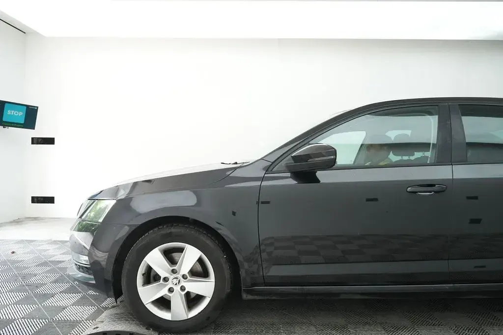 Used Skoda Octavia SE 115 HP (84 kW) 2017 Black Hatchback