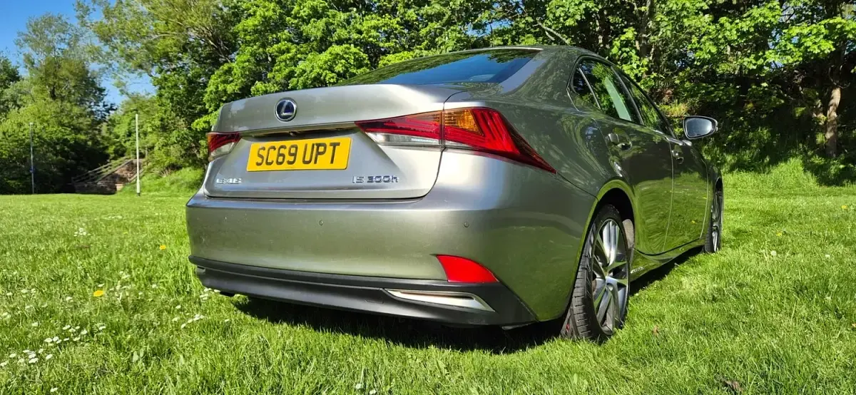 Used Lexus IS300h 223 HP (164 kW) 2020 Silver Sedan