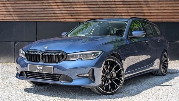 Used 2022 BMW 330 Estate | £20,990 (Super price) - Image 1/4