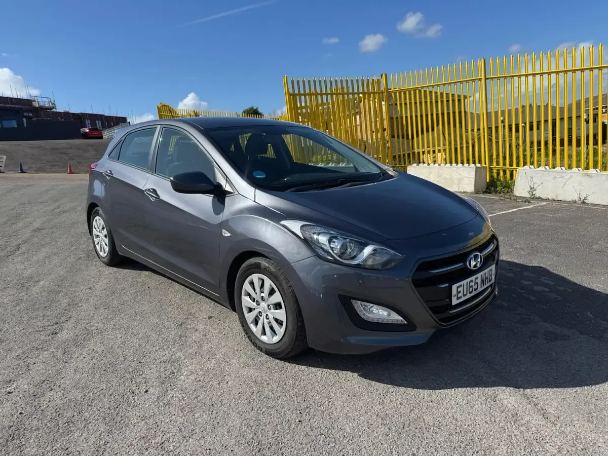 Used Hyundai i30 110 HP (80 kW) 2015 Grey Hatchback