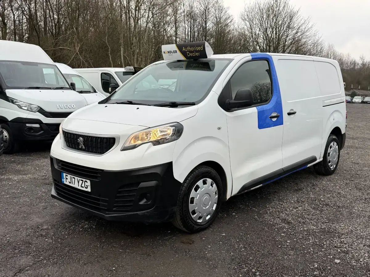 Second-hand Peugeot Expert S 120 CP (88 kW) 2017 Alb Van