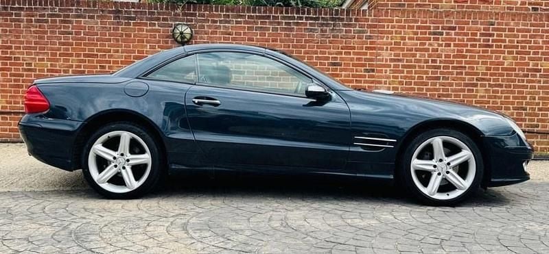 Used Mercedes SL350 245 HP (180 kW) 2005 Black Cabriolet