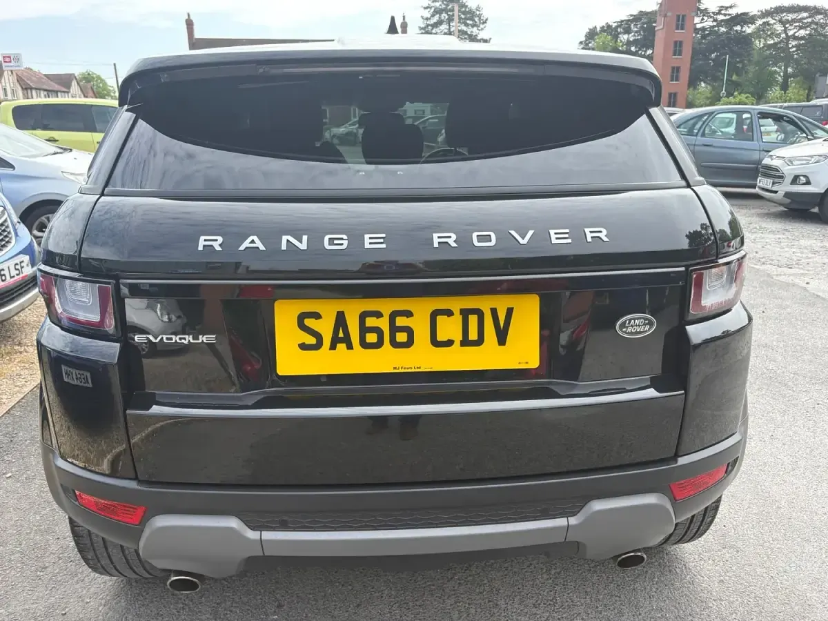 Używany Land Rover Range Rover evoque SE 180 KM (132 kW) 2016 Czarny Kombi
