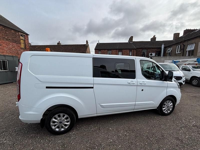 Used Ford Transit Custom Limited 130 HP (95 kW) 2022 White Van
