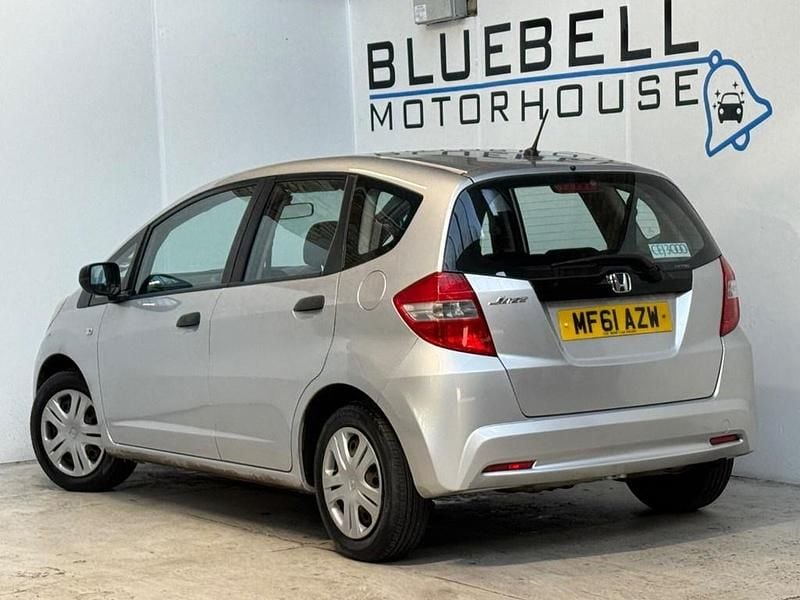 Used Honda Jazz S 90 HP (66 kW) 2011 Silver Hatchback