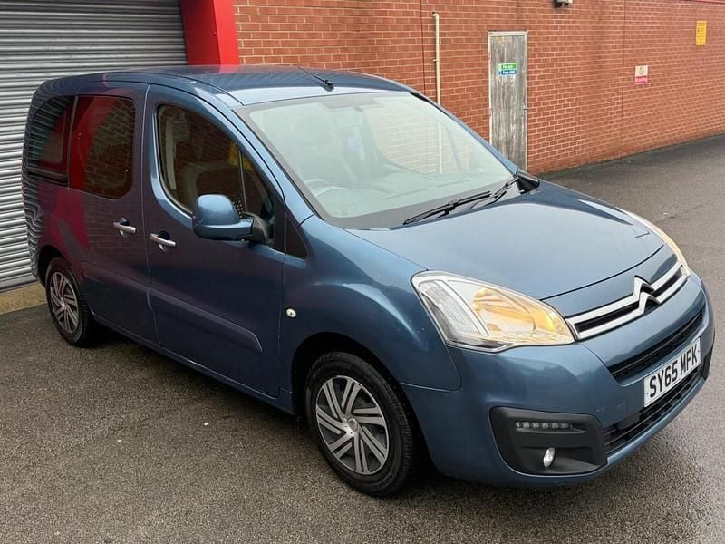 Used Citroën Berlingo Feel 100 HP (73 kW) 2016 Blue MPV