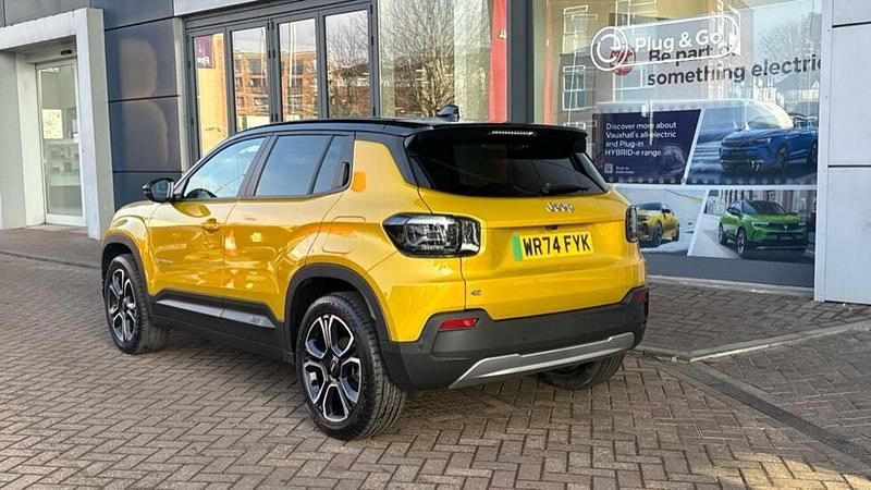 Used Jeep Avenger EV Summit 113 kW (154 HP) 2024 Yellow SUV