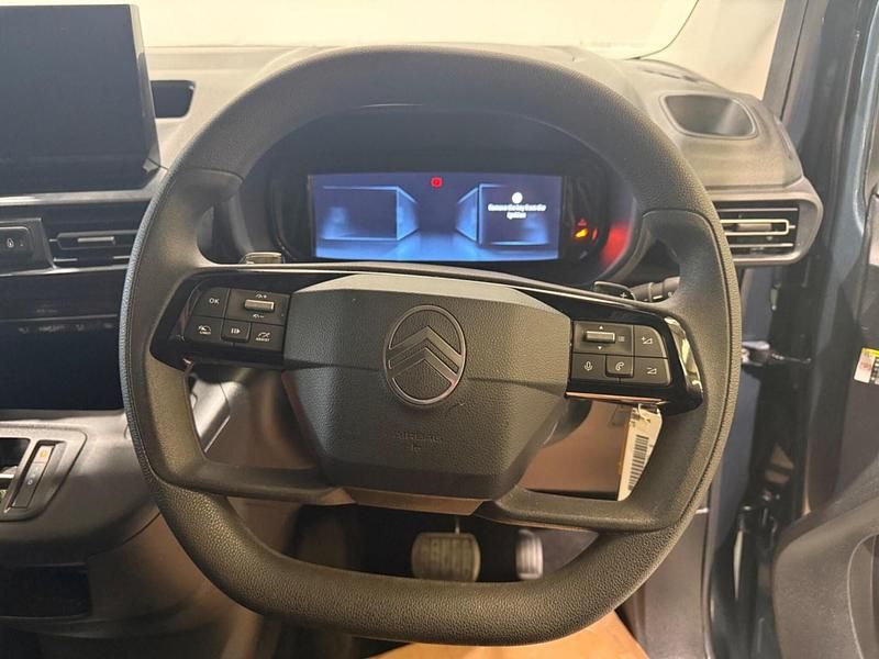 Used Citroën e-Berlingo 100 kW (136 HP) 2025 Blue MPV