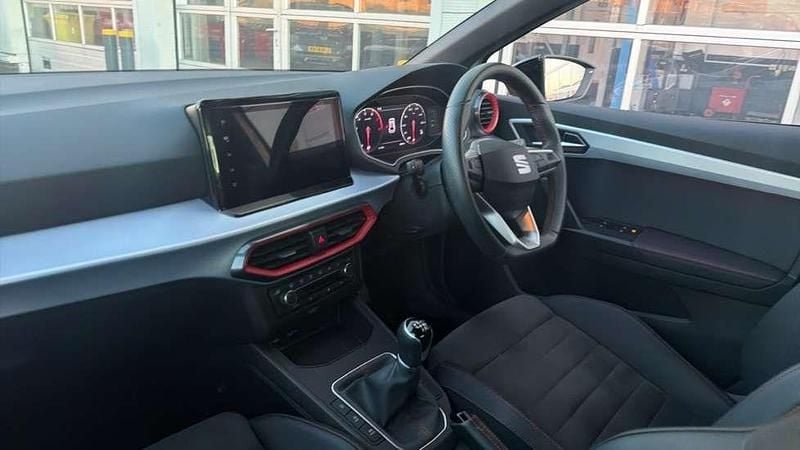 Used Seat Ibiza FR Sport 110 HP (80 kW) 2024 Silver Hatchback