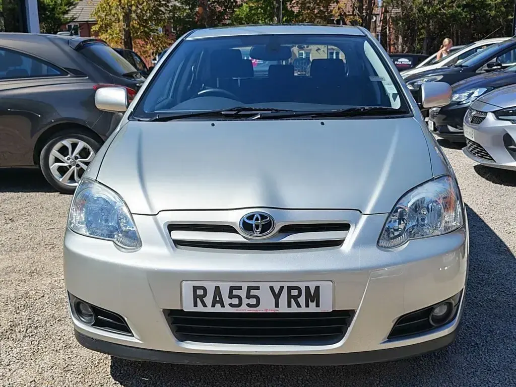Used Toyota Corolla 110 HP (80 kW) 2005 Silver Hatchback