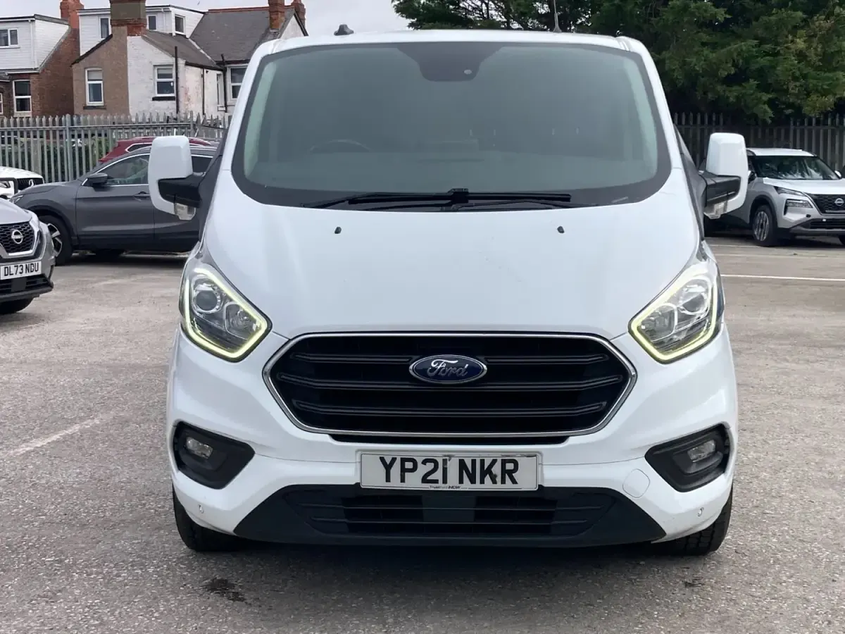 Używany Ford Transit Custom Limited 130 KM (95 kW) 2021 Biały Van