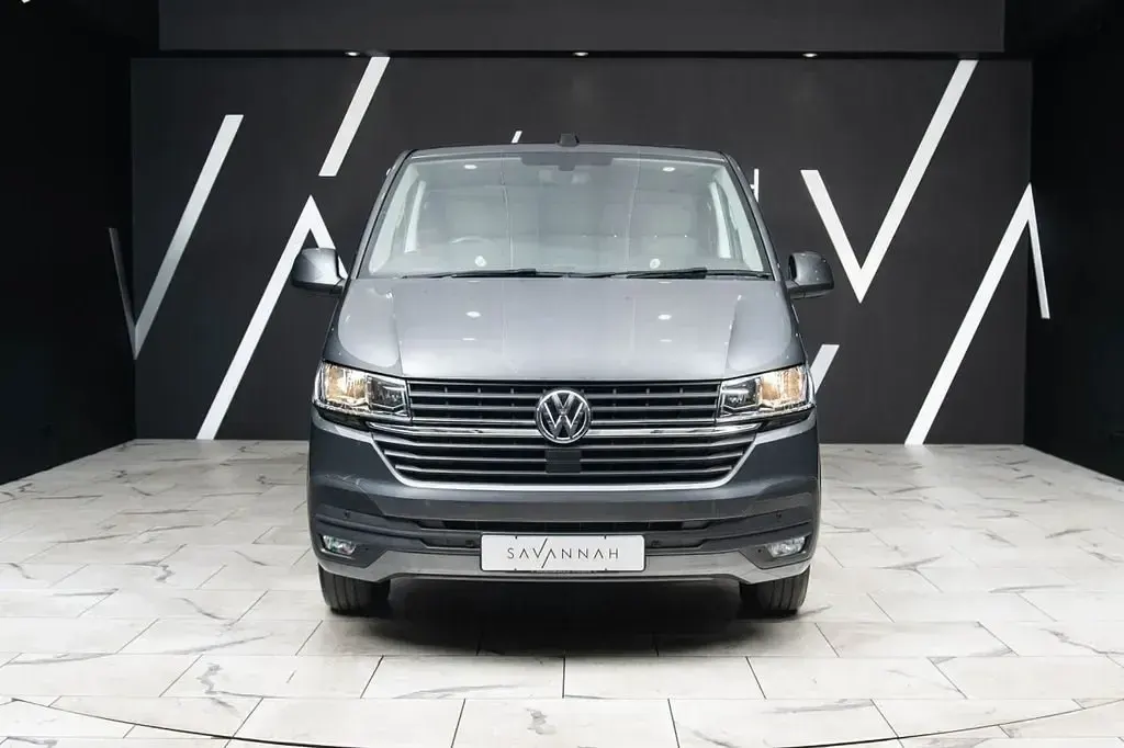 Usado VW Transporter Highline 148 HP (108 kW) 2024 Cinzento Van
