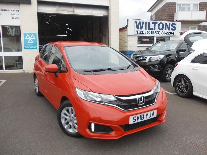 Used Honda Jazz SE 101 HP (74 kW) 2018 Orange Hatchback