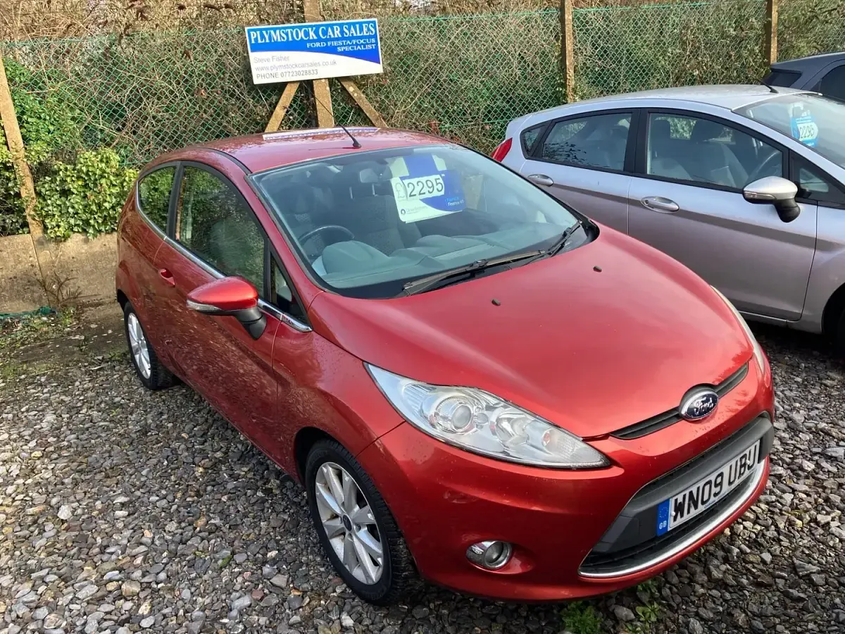 Used Ford Fiesta Zetec 82 HP (60 kW) 2009 Red Hatchback