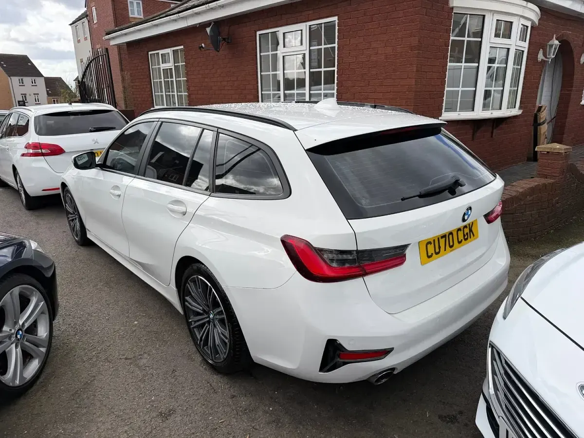 Used BMW 330 Sport Line 282 HP (207 kW) 2021 White Estate