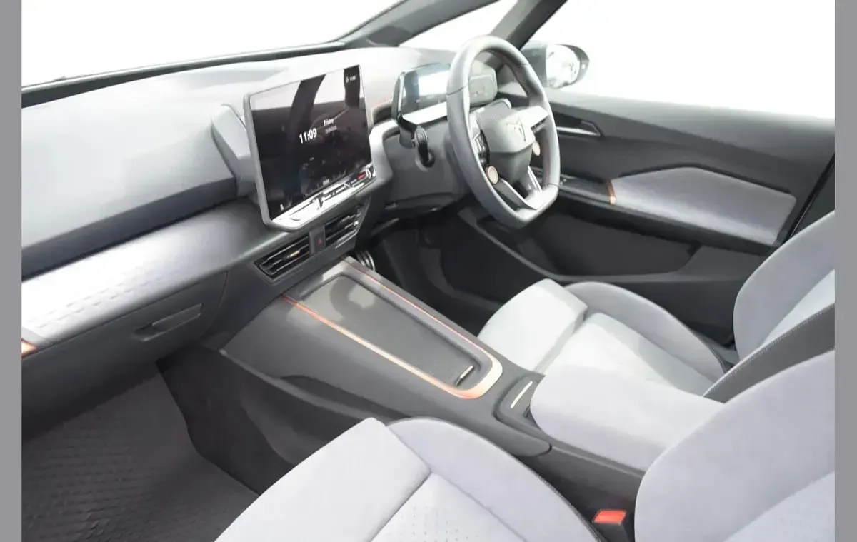 Used Cupra Born e-Boost 169 kW (231 HP) 2025 Silver Hatchback