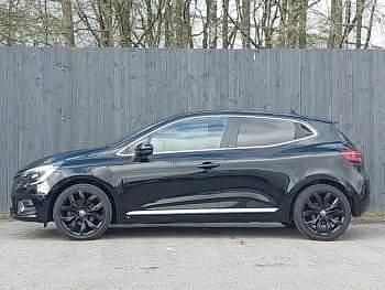 Used Renault Clio V Version S 140 HP (102 kW) 2020 Black Hatchback