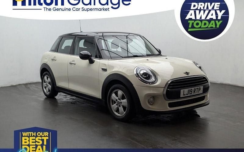 Used Mini Cooper Classic 136 HP (100 kW) 2019 White Hatchback