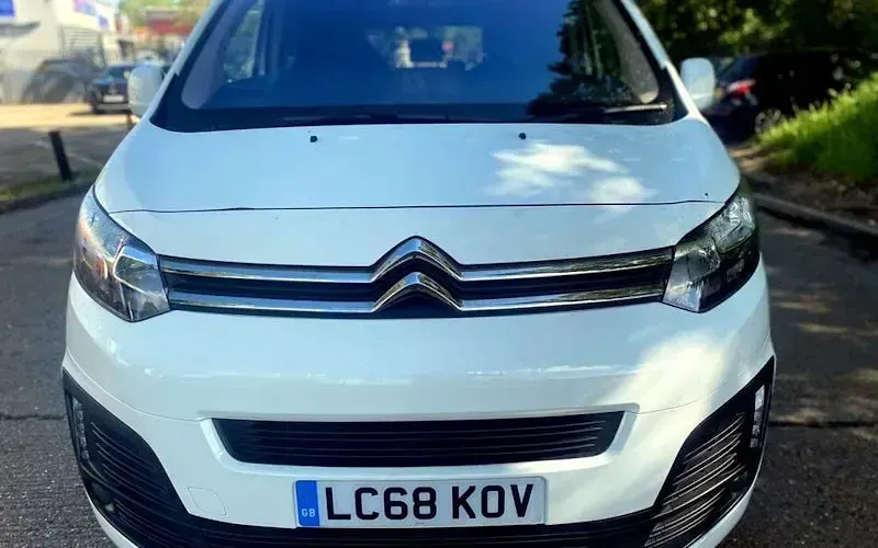 Used Citroën Spacetourer Feel 177 HP (130 kW) 2019 White MPV