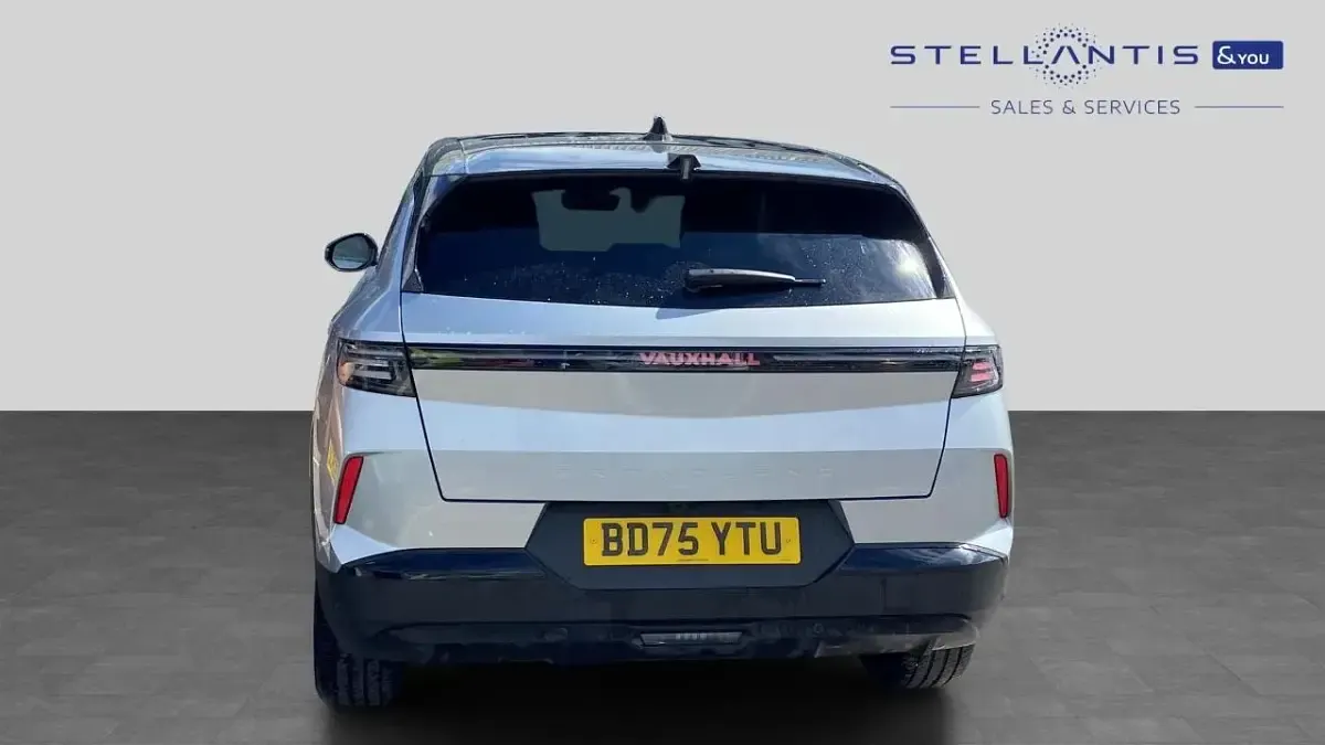 Used Vauxhall Grandland X GSe 143 HP (105 kW) 2025 Grey SUV