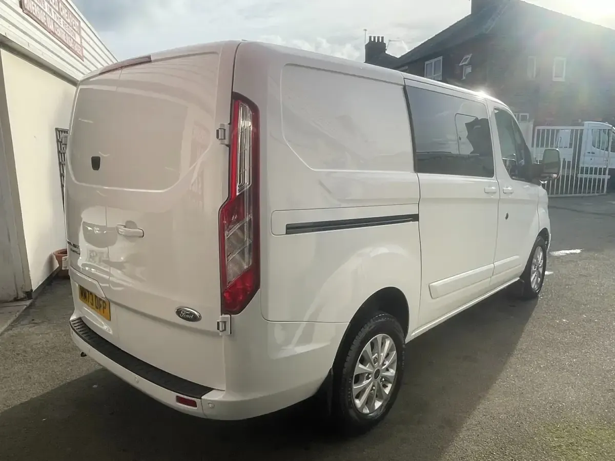 Used Ford Transit Custom Limited 130 HP (95 kW) 2023 White Van