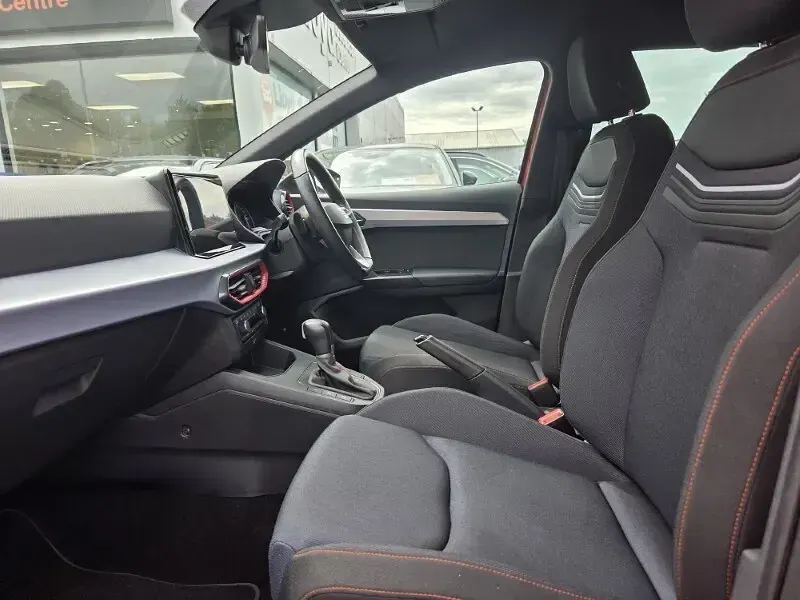 Używany Seat Ibiza FR 110 KM (80 kW) 2022 Czerwony Hatchback