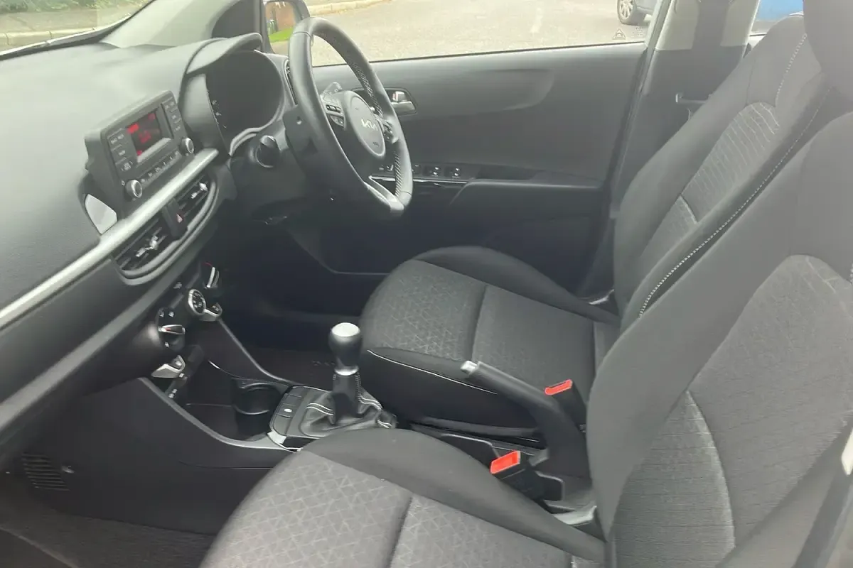 Used Kia Picanto 66 HP (48 kW) 2023 Silver Hatchback
