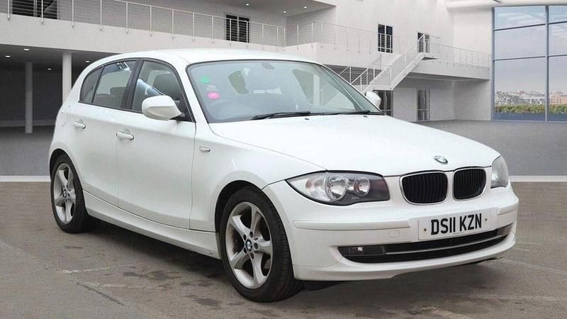 Used BMW 116 Sport Line 2011 White Hatchback