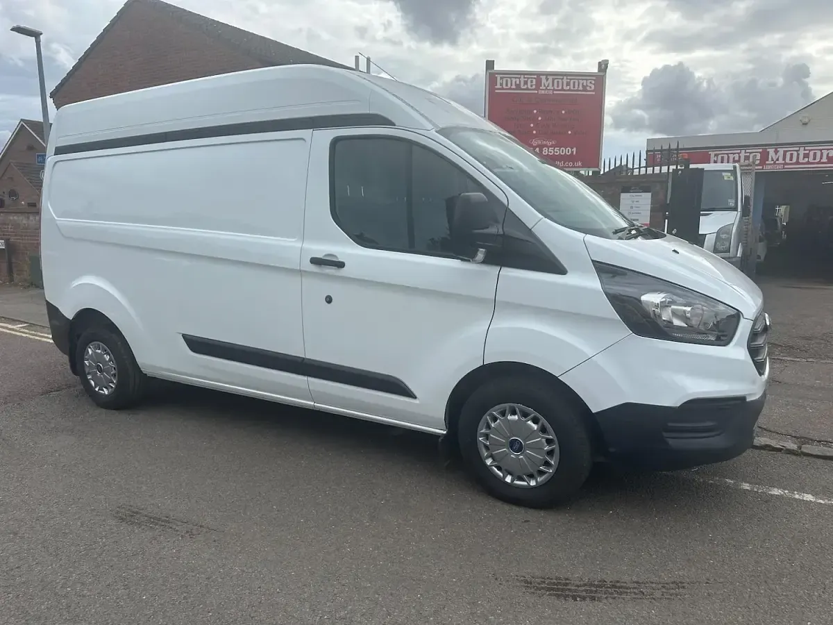 Used Ford Transit Custom 105 HP (77 kW) 2018 Green Van