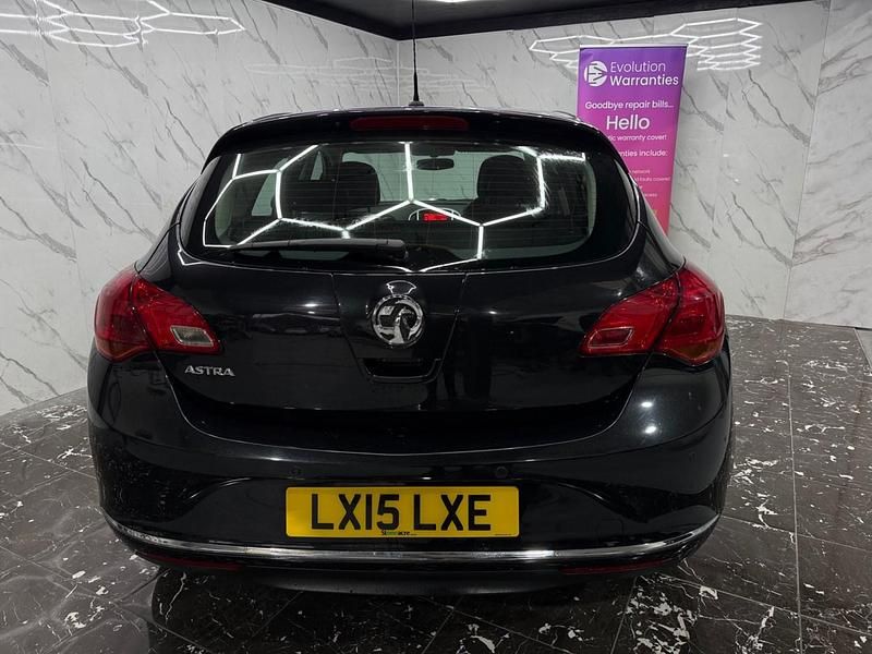 Second-hand Vauxhall Astra Excite 100 CP (73 kW) 2015 Negru Hatchback