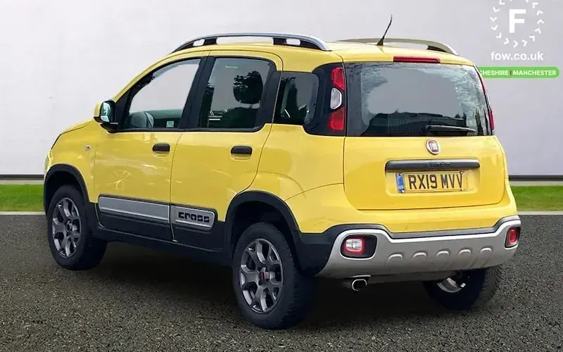 Used Fiat Panda Cross Cross 90 HP (66 kW) 2019 Yellow Hatchback