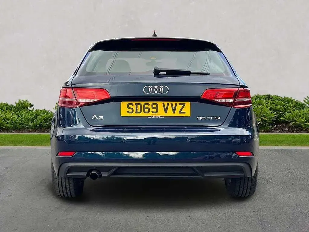 Used Audi A3 Advanced 116 HP (85 kW) 2019 Blue Sedan