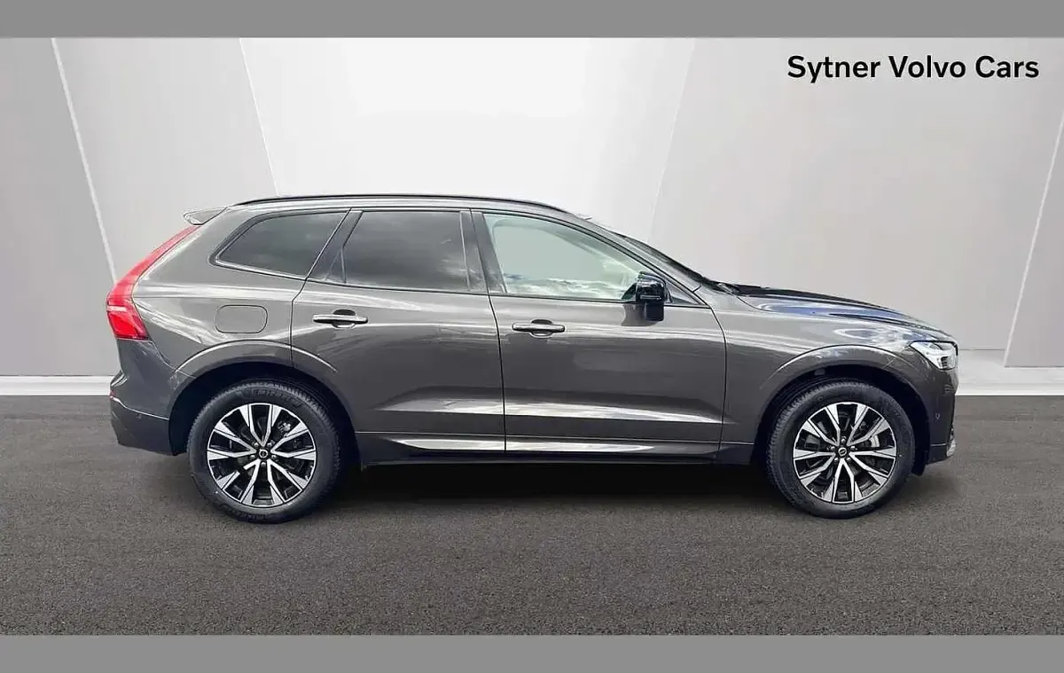 Used Volvo XC60 Plus 247 HP (181 kW) 2025 Grey SUV