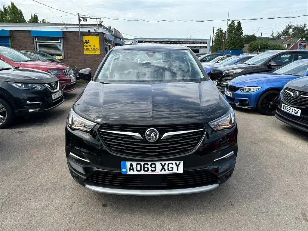 Used Vauxhall Grandland X Business Edition 130 HP (95 kW) 2019 Black SUV