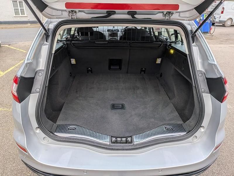 Used Ford Mondeo Titanium 150 HP (110 kW) 2015 Silver Estate