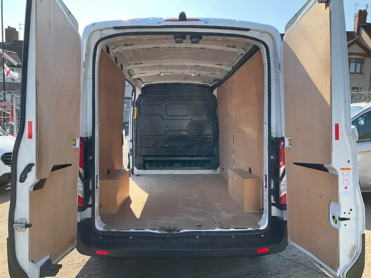 Usado Ford Transit Trend 170 CV (125 kW) 2021 Blanco Van