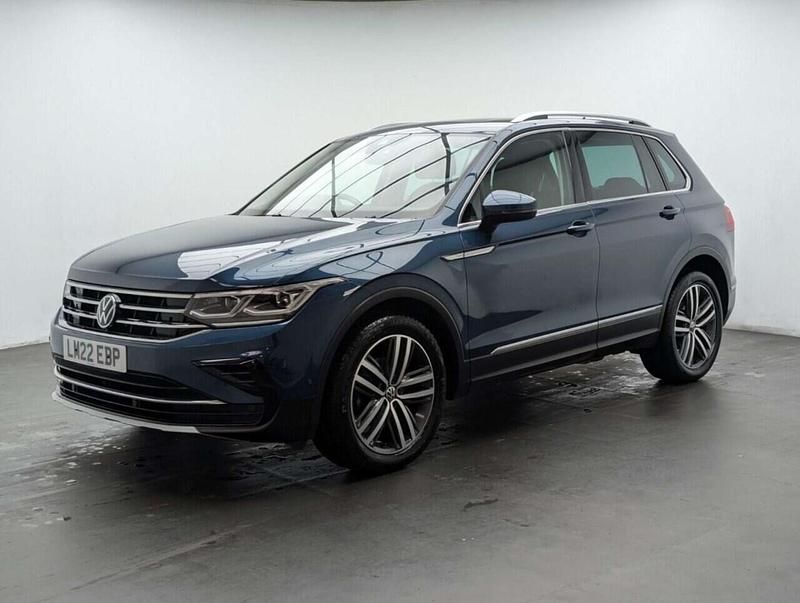 Usado VW Tiguan Elegance 150 HP (110 kW) 2022 Azul SUV