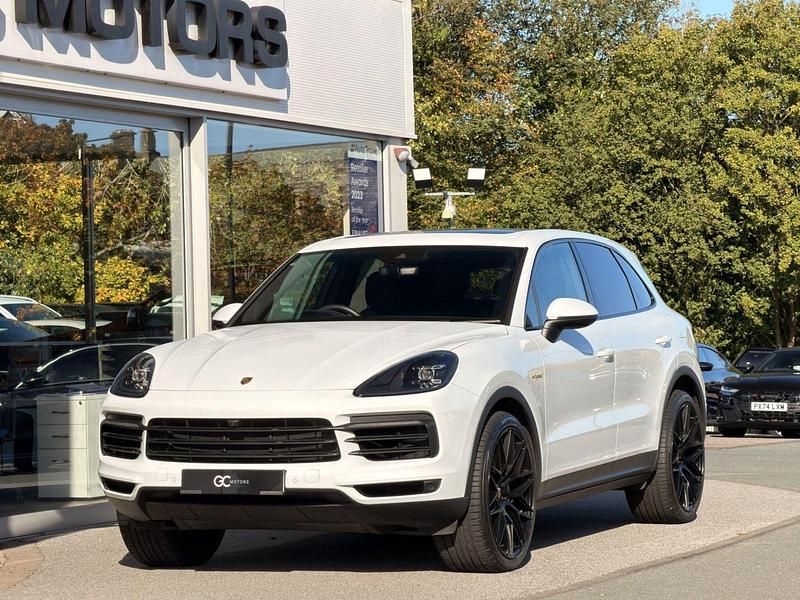 White Used 2022 Porsche Cayenne SUV | £55,990 (Super price) - Image 1/4
