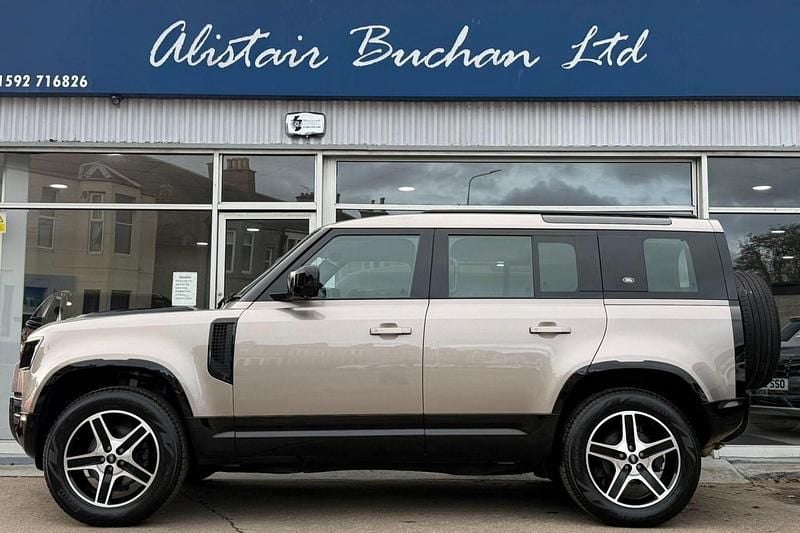 Used Land Rover Defender SE 2023 Bronze SUV