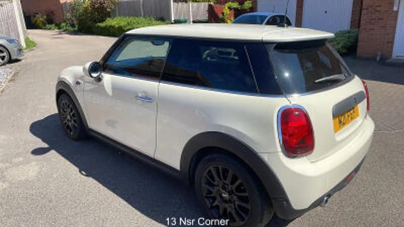 Used Mini ONE Pepper 102 HP (75 kW) 2018 White Hatchback