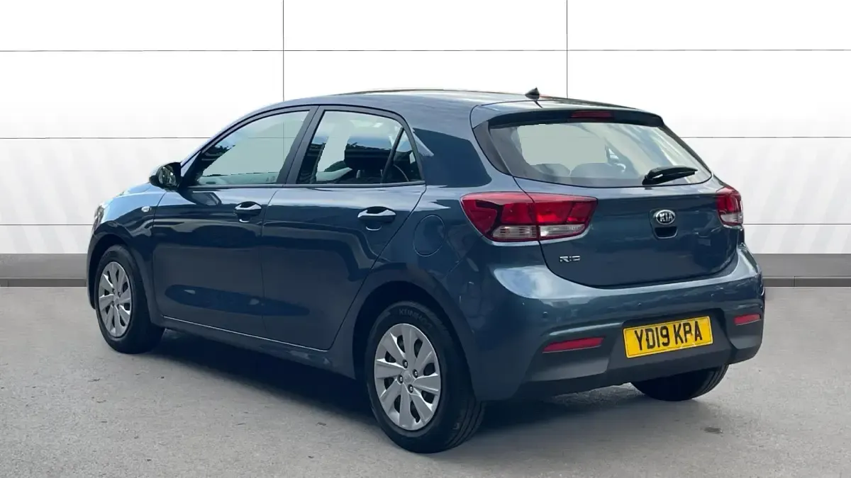 Used Kia Rio 83 HP (61 kW) 2019 Blue Hatchback