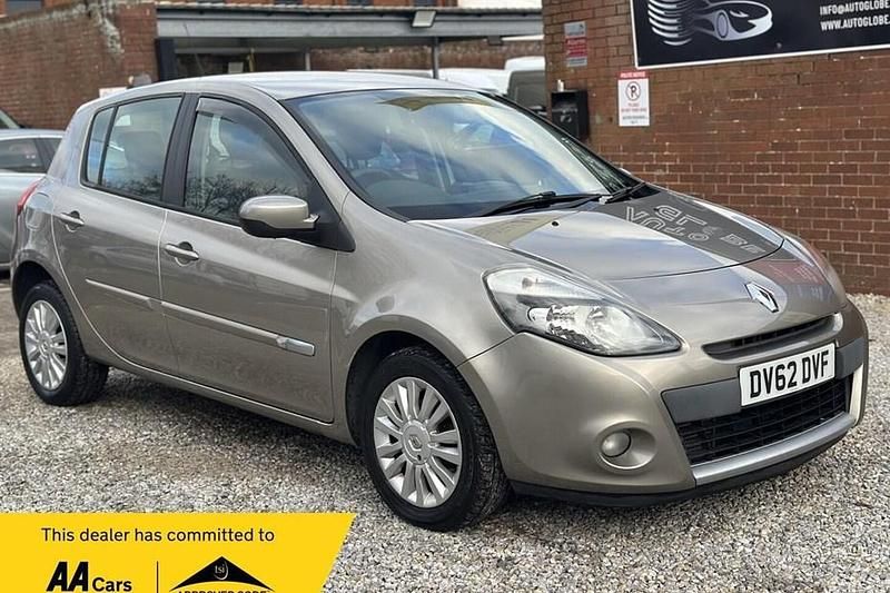 Used Renault Clio IV Expression+ 88 HP (64 kW) 2012 Hatchback