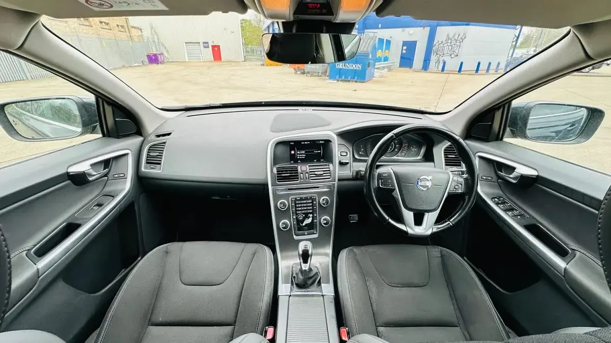 Used Volvo XC60 SE 181 HP (133 kW) 2014 Grey SUV