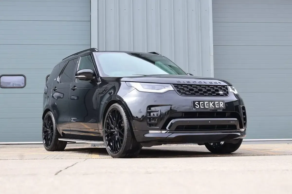 Used Land Rover Discovery HSE Dynamic 2025 Black SUV