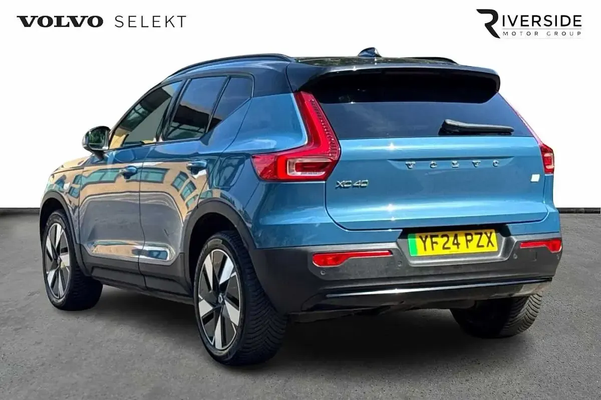 Used Volvo XC40 Core 185 kW (252 HP) 2024 Fjord blue SUV